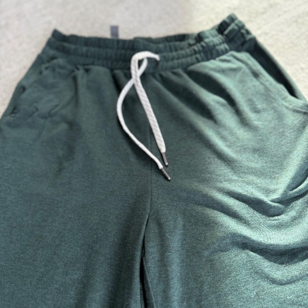 Vuori Halo Essential Wide Leg Pants